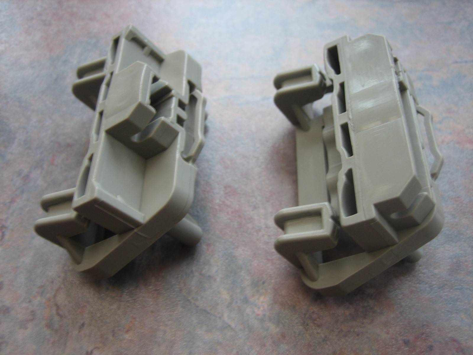 Chrysler Pacifica Window Regulator Repair Clips Front RIGHT pair (2 part) - fast