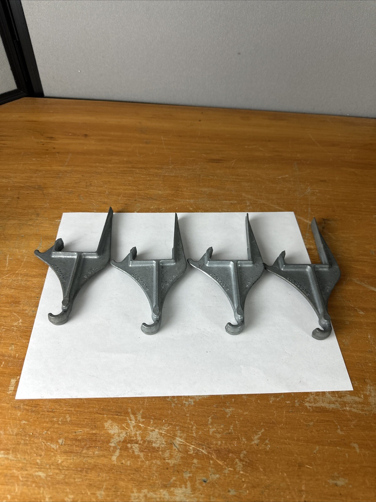 Vintage Anchors For Clothesline Metal Synchrone Lot Of 4 Attaches To Wood Boards