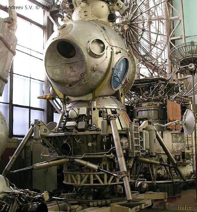 1/400 CCCP Lunar Launch Program N1 Heavy Carrier Rocket Finished Static Model