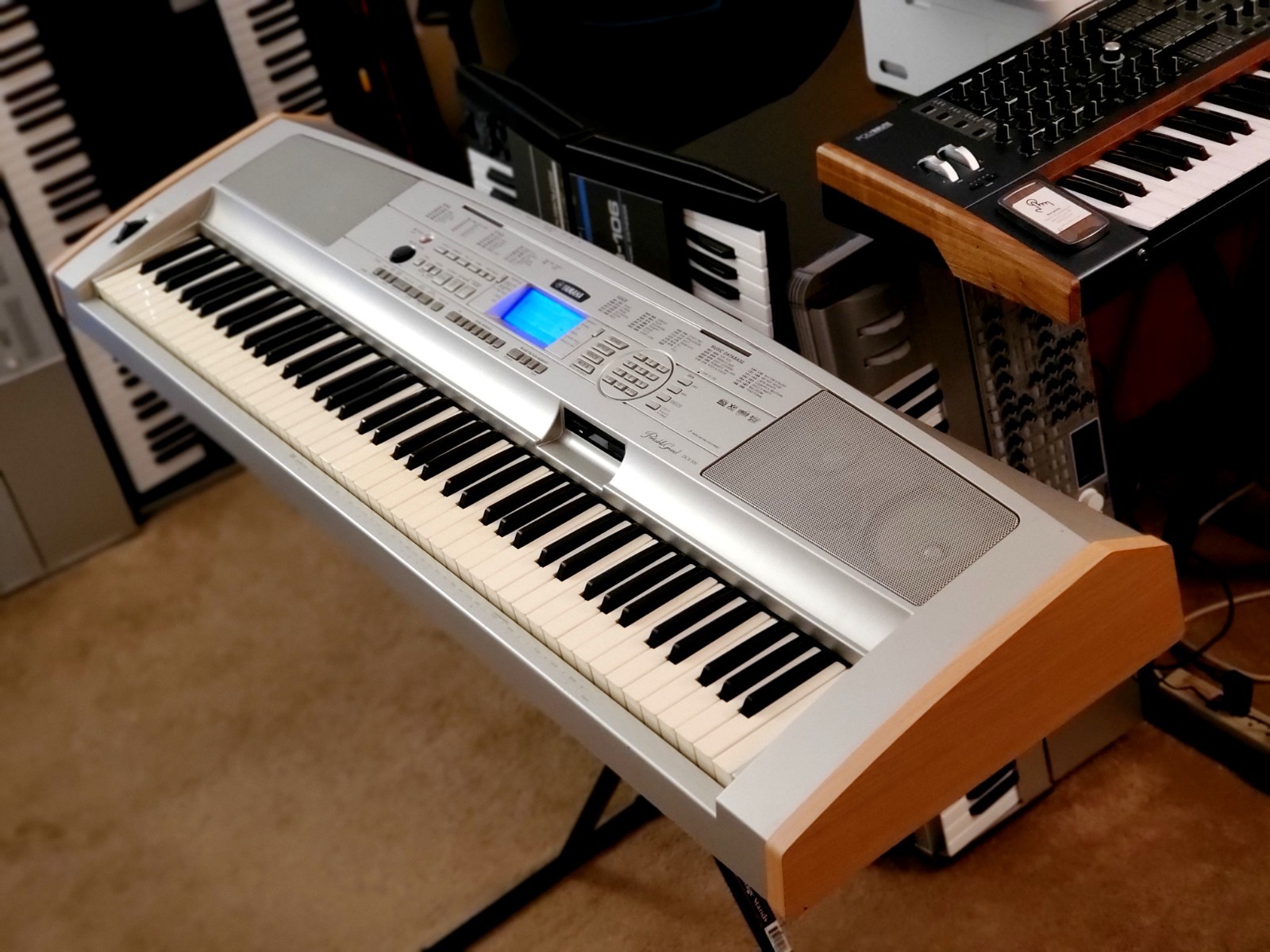 MUST SEE!!! YAMAHA DGX 500 SEMI-WEIGHTED 88-KEY DIGITAL PIANO AMAZING CONDITION!
