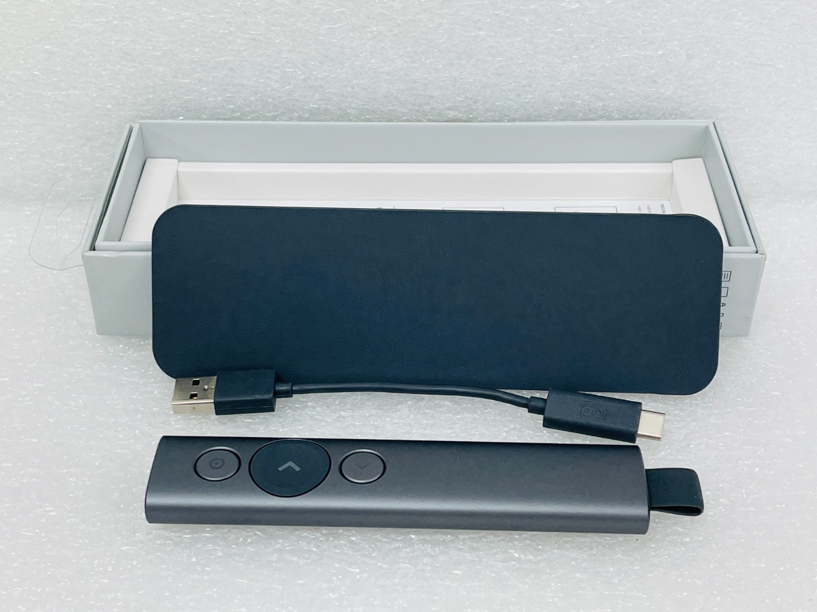 Logitech Spotlight R-R0011 Presentation Remote, Slate, With USB Receiver+Cable