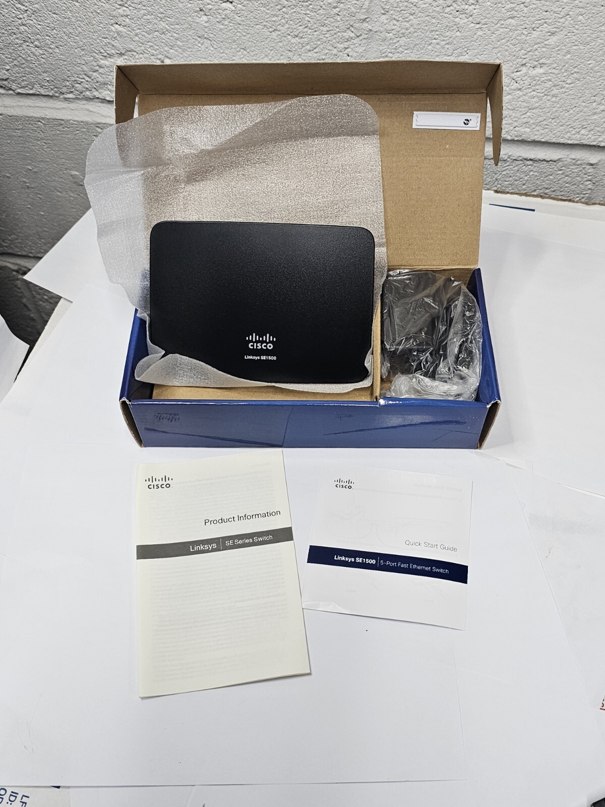 CISCO LINKSYS (SE1500) 5-PORT-PORTS EXTERNAL ETHERNET SWITCH, Free Shipping