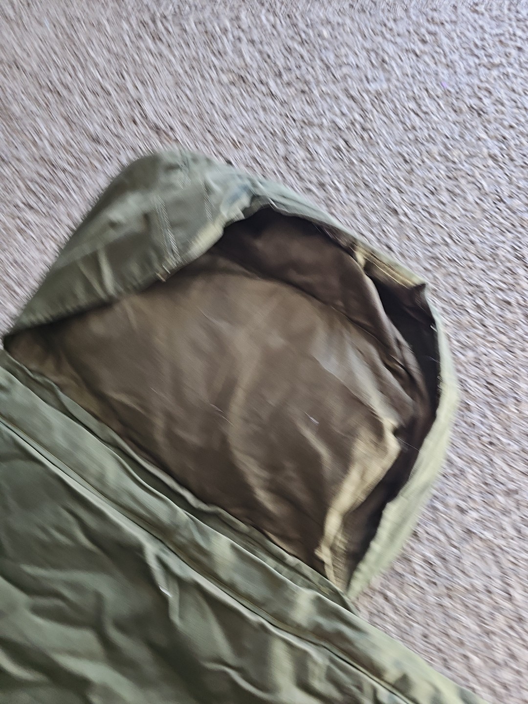 US Military Extreme Cold Weather Sleeping Bag With Padded Hood Army OD Green