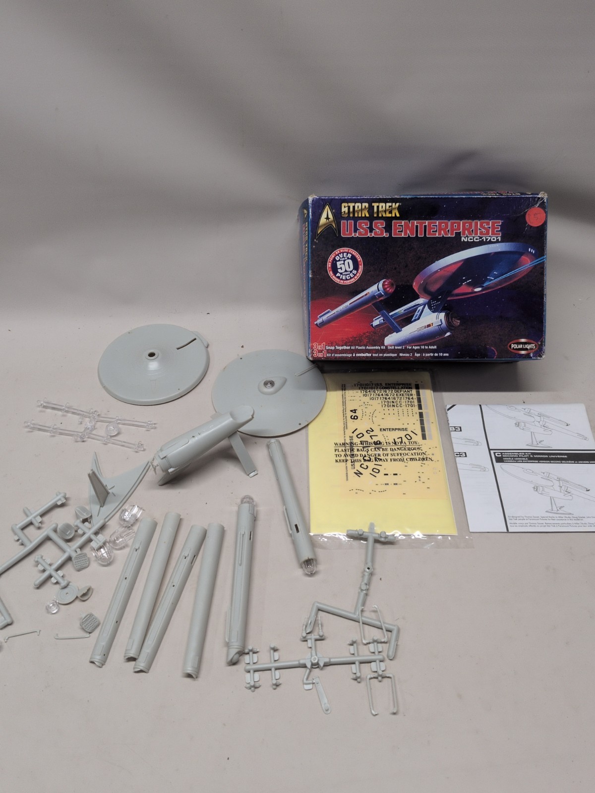 Polar Lights Star Trek USS Enterprise NCC-1701 Model 1/1000 Kit Opened