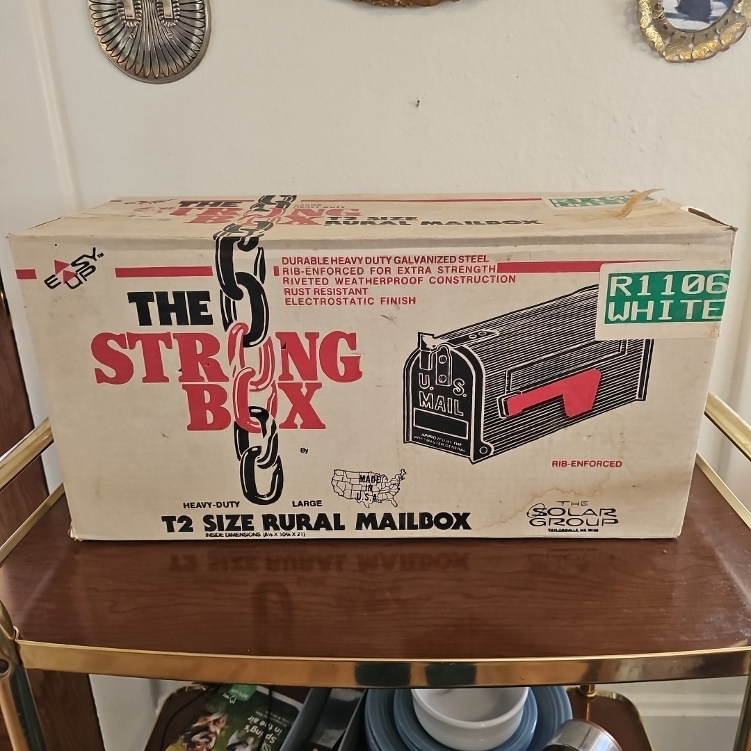 NOS Vintage Galvanized Steel Mailbox Strong Box Solar Group Size T2 WHITE