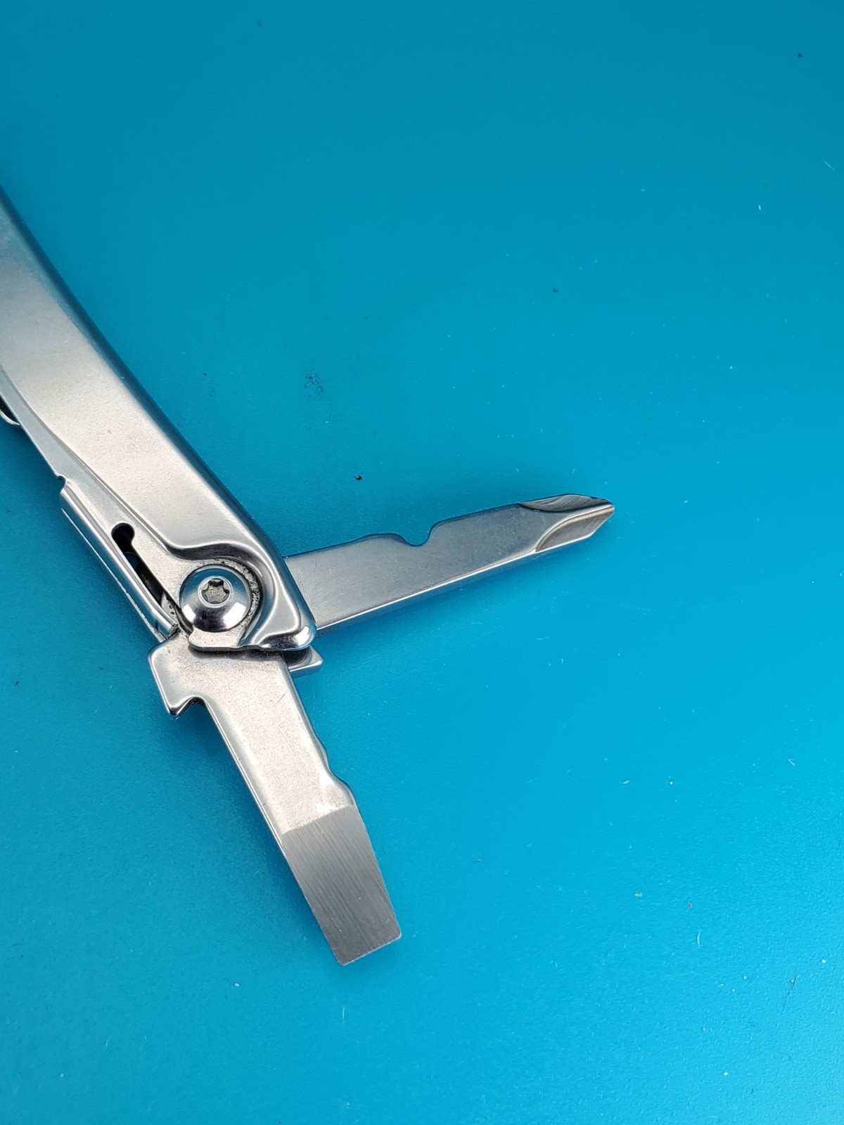 Leatherman Rev 3.8" Multi-Tool, Stainless!