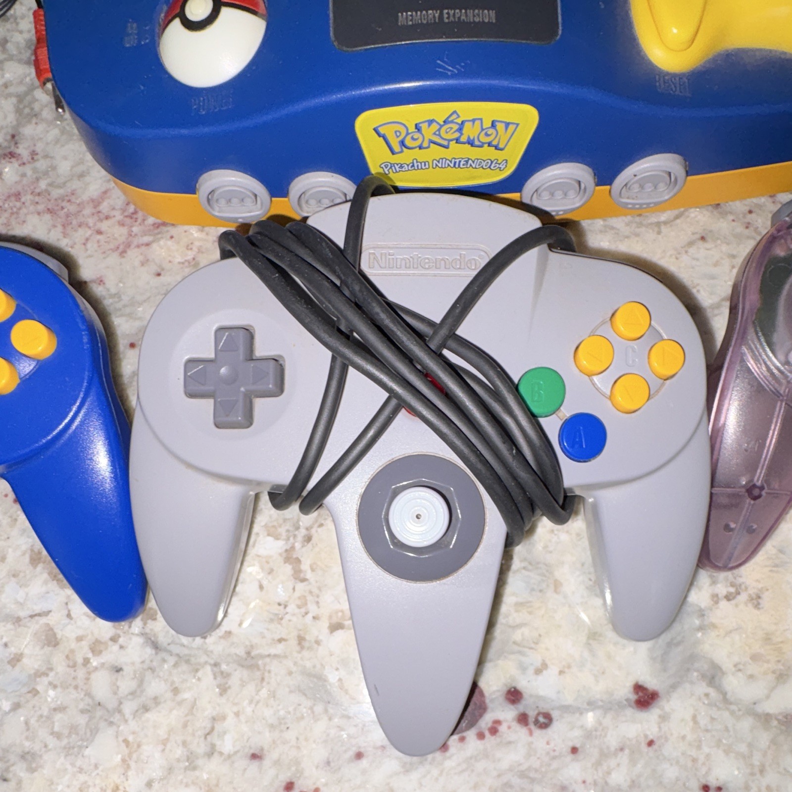 N64 Pikachu Edition w/3 Controllers, AV/Power EXPANSION PACK INSTALLED