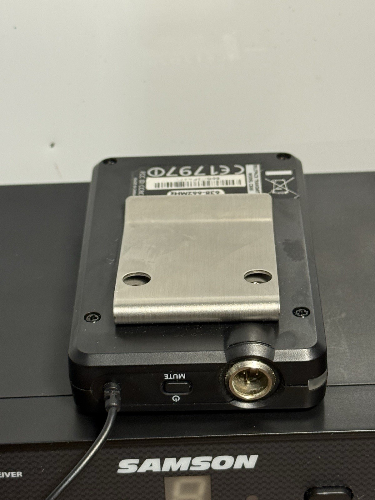 Samson CR88 Wireless Receiver w/samson cb88 transmitter & headset - Works Great!