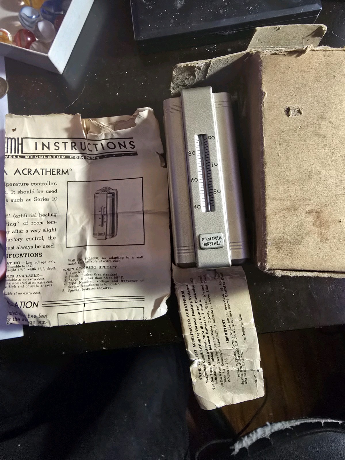 The Minneapolis-Honeywell T11A Acratherm thermostat