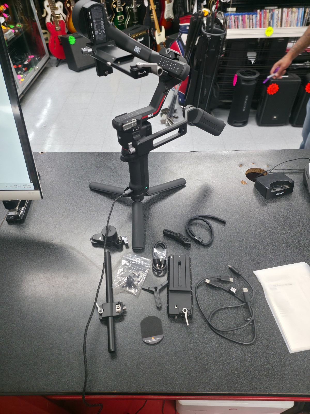 DJI RS3 Gimbal Stabilizer Combo – Excellent Condition