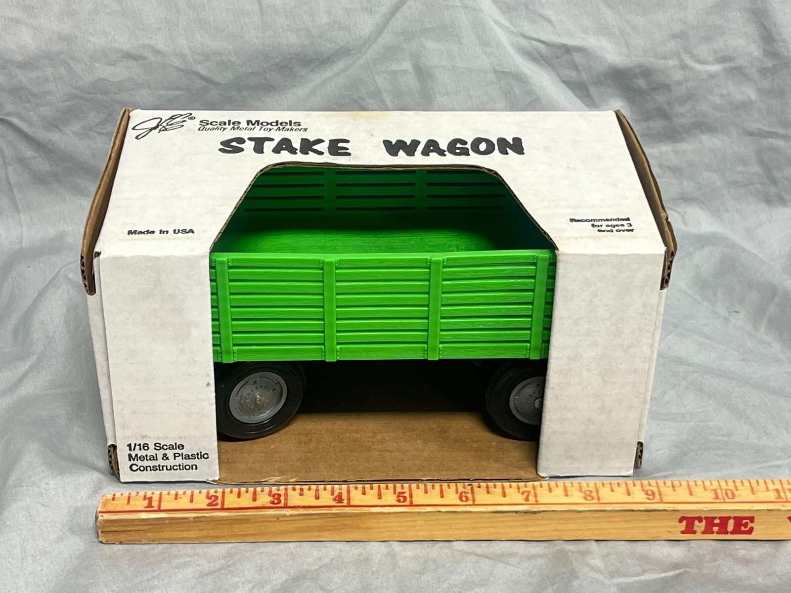 Deutz Allis STAKE WAGON 1:16 Scale Models NIB Dyersville AGCO