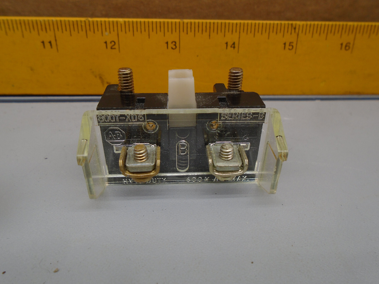 New no Box 800T-XD6 series B  Allen Bradley  Contact Block 800TXD6   N64