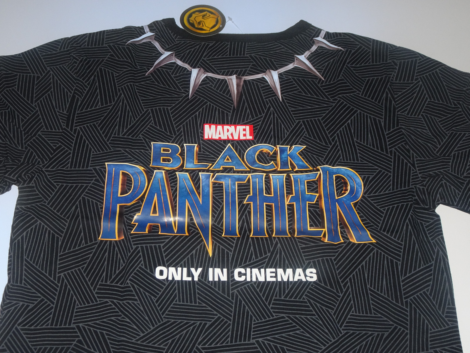 BLACK PANTHER PROMO MEDIUM T SHIRT T'CHALLA CHADWICK BOSEMAN WAKANDA FOREVER