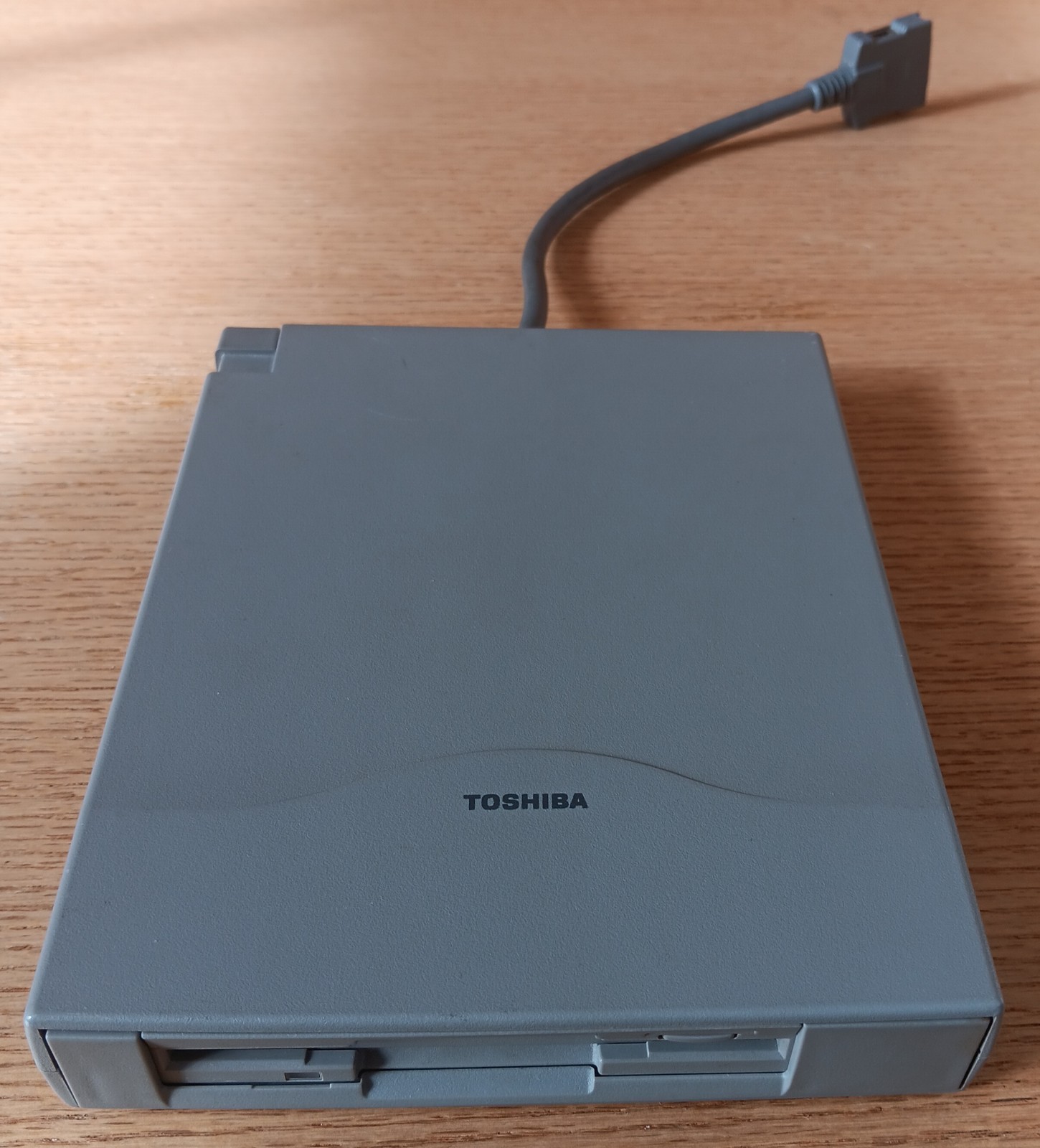 Toshiba FDD Attachment Case & External 3.5 Floppy Drive PA2611U Made in Japan