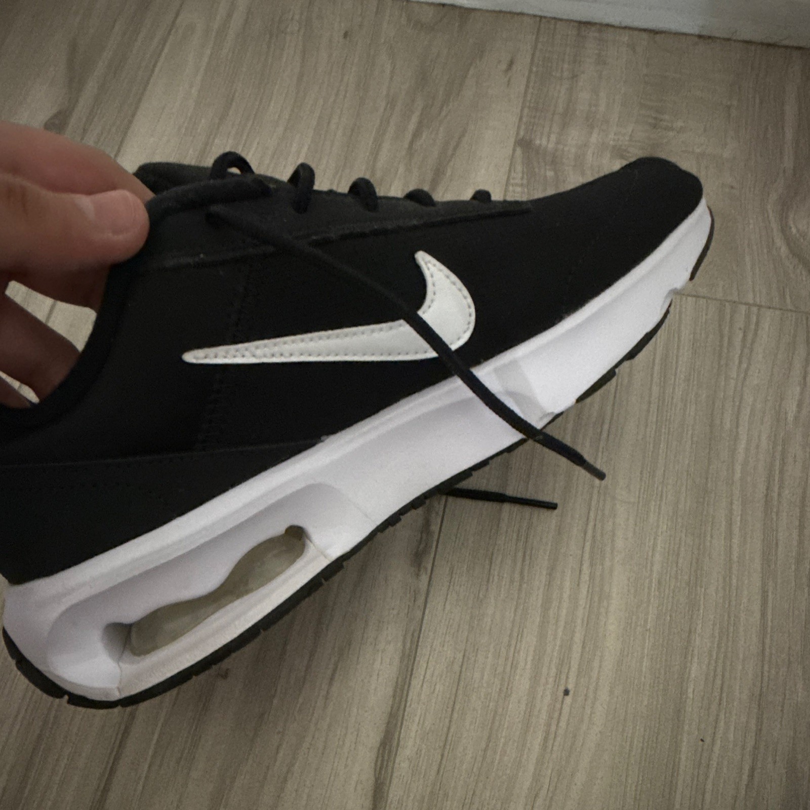 Nike Men's Black/White Low Top Lace-Up Athletic Sneaker, Solid Pattern