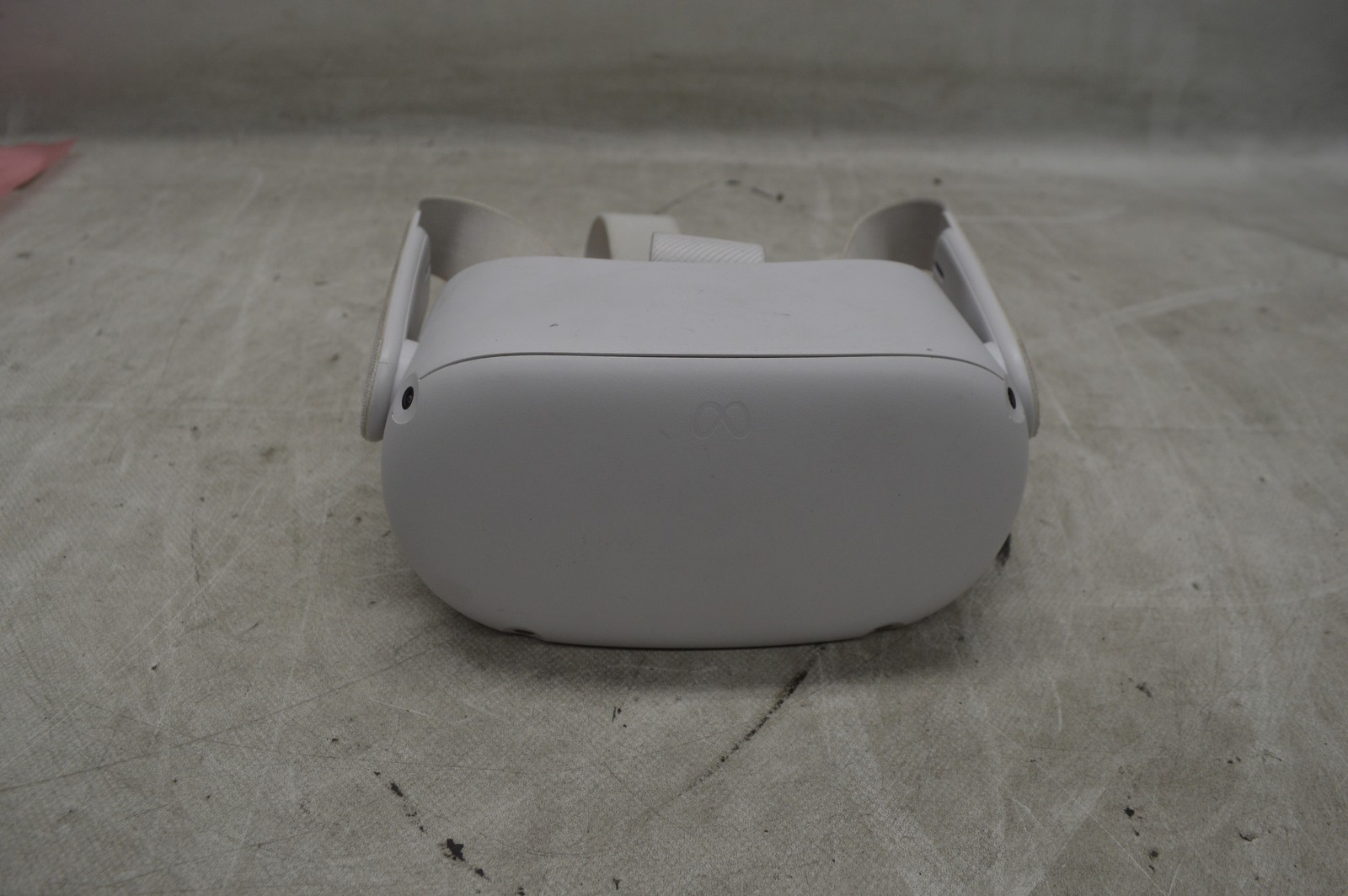Meta Quest 2 All-In-One VR Headset KW49CM