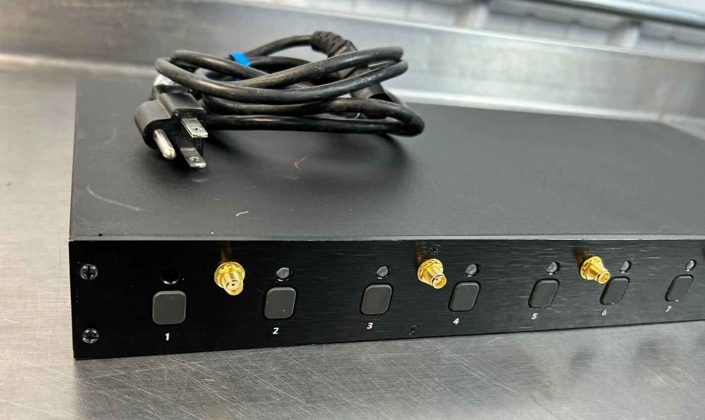 Revolabs Executive HD 01-HDEXEC-NM 8-Channel Wireless Microphone System
