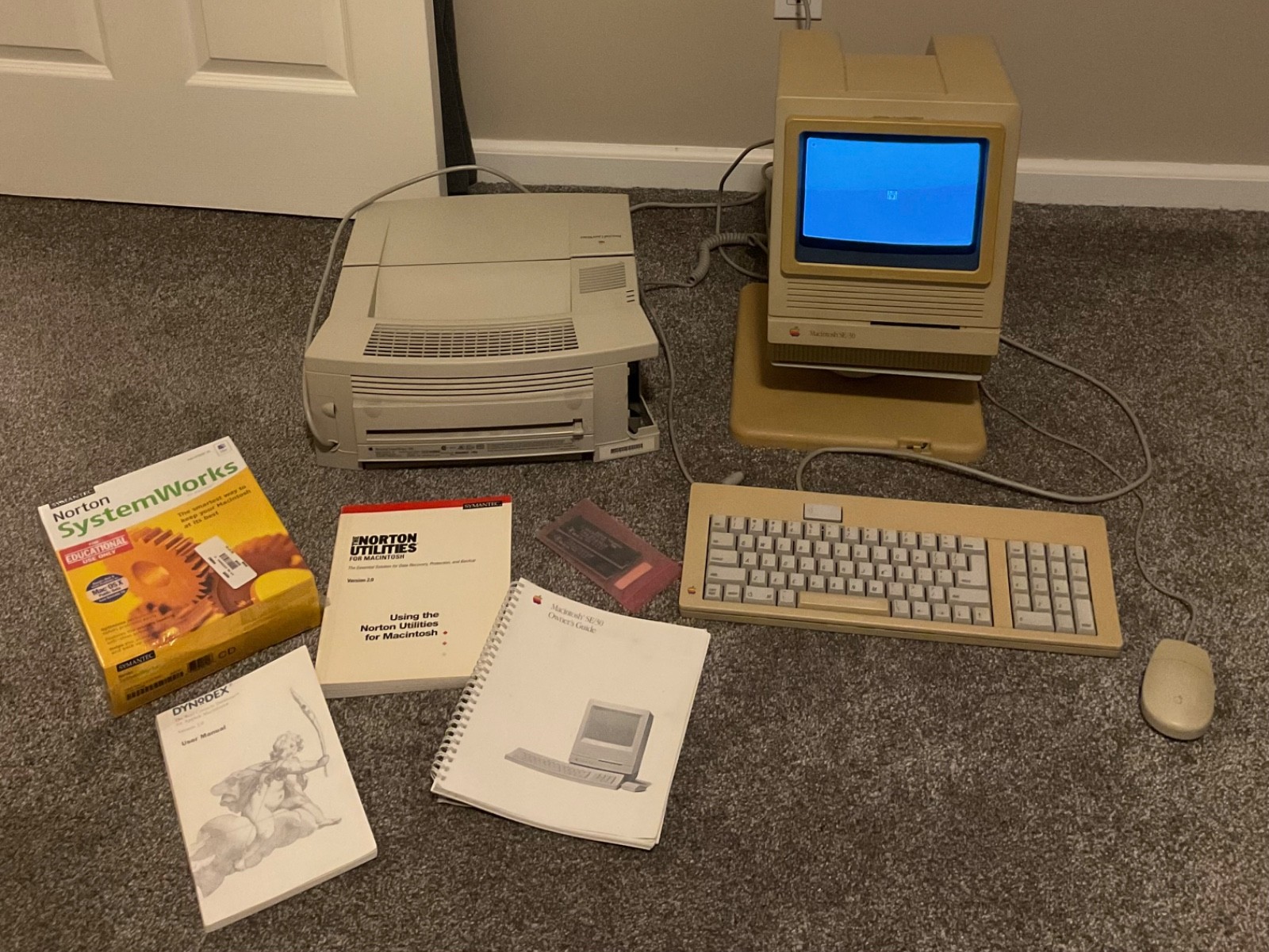 Vintage APPLE Macintosh SE/30 COMPUTER Model M5119 w Keyboard, Mouse, & Printer