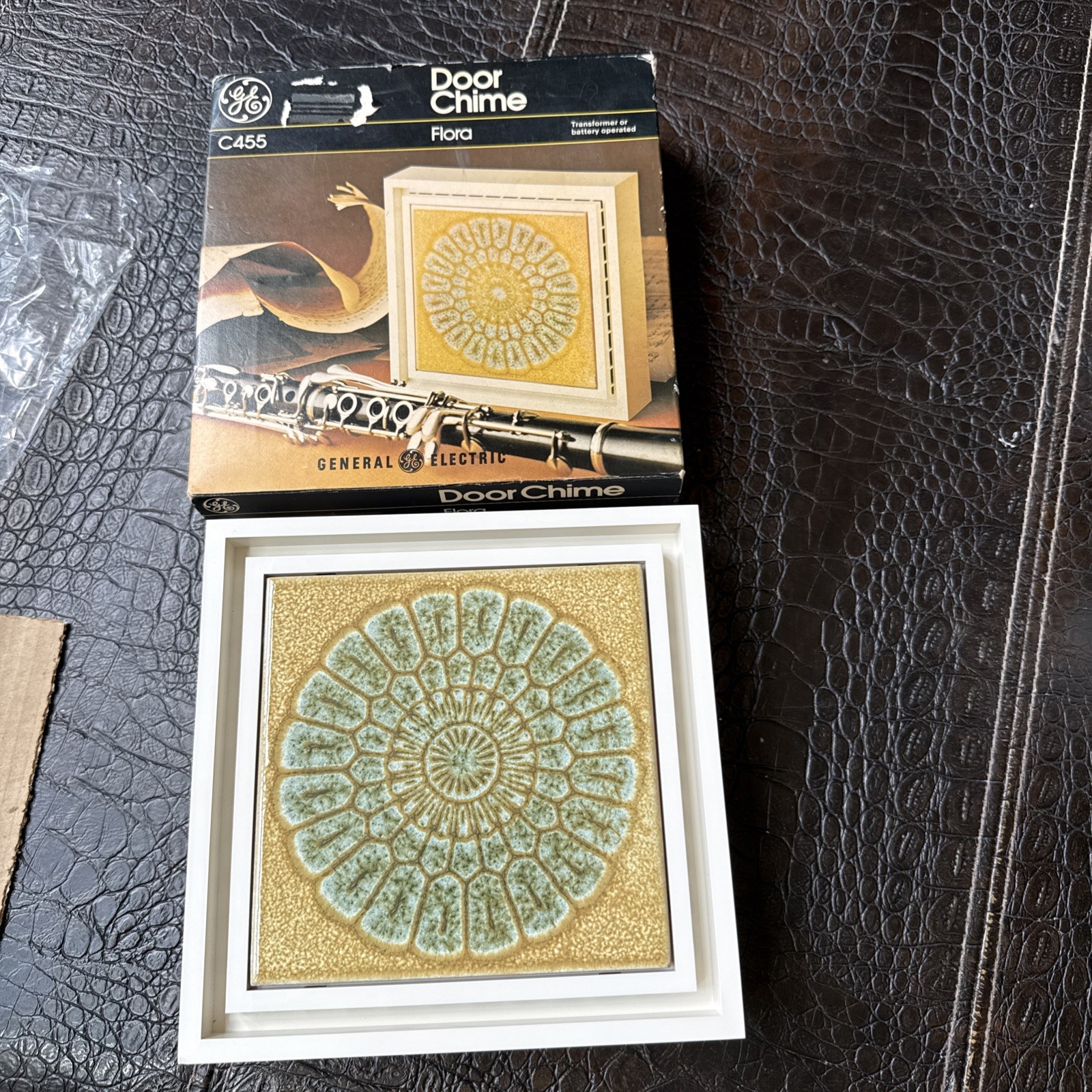 NEW VINTAGE GE  FRIEDLAND CERAMIC TILE DECORATIVE DOORBELL CHIME C455 Flora