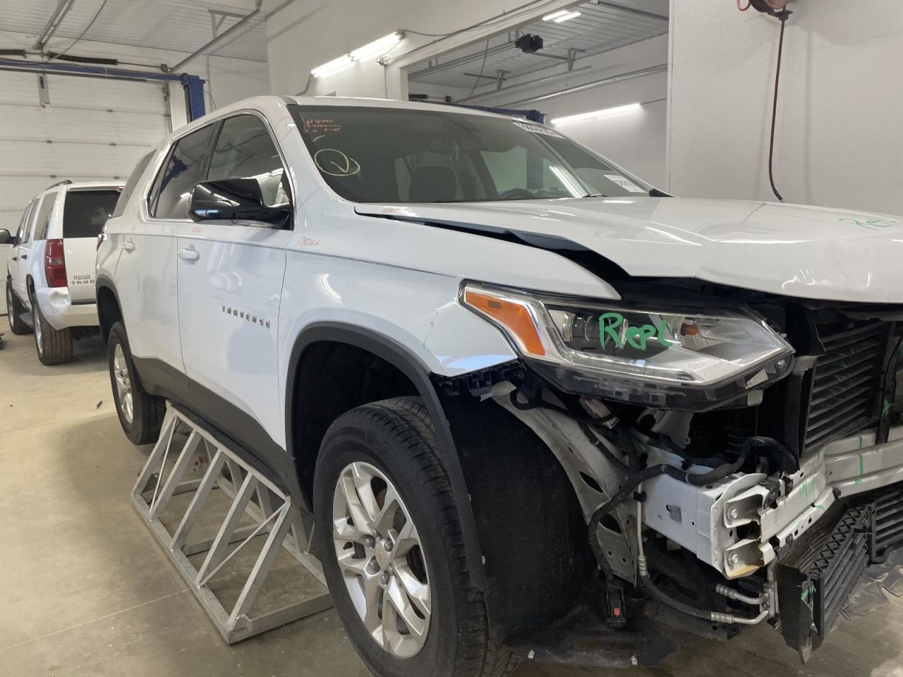 Complete Console Front Floor Fits 18-21 TRAVERSE 965019