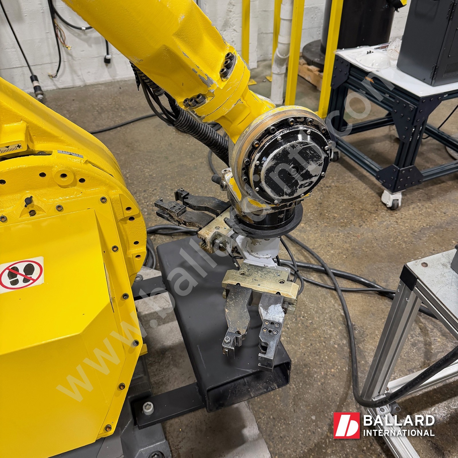 FANUC M-710iC/45M Robot Complete System w/ R30iB Plus Controller - F235771