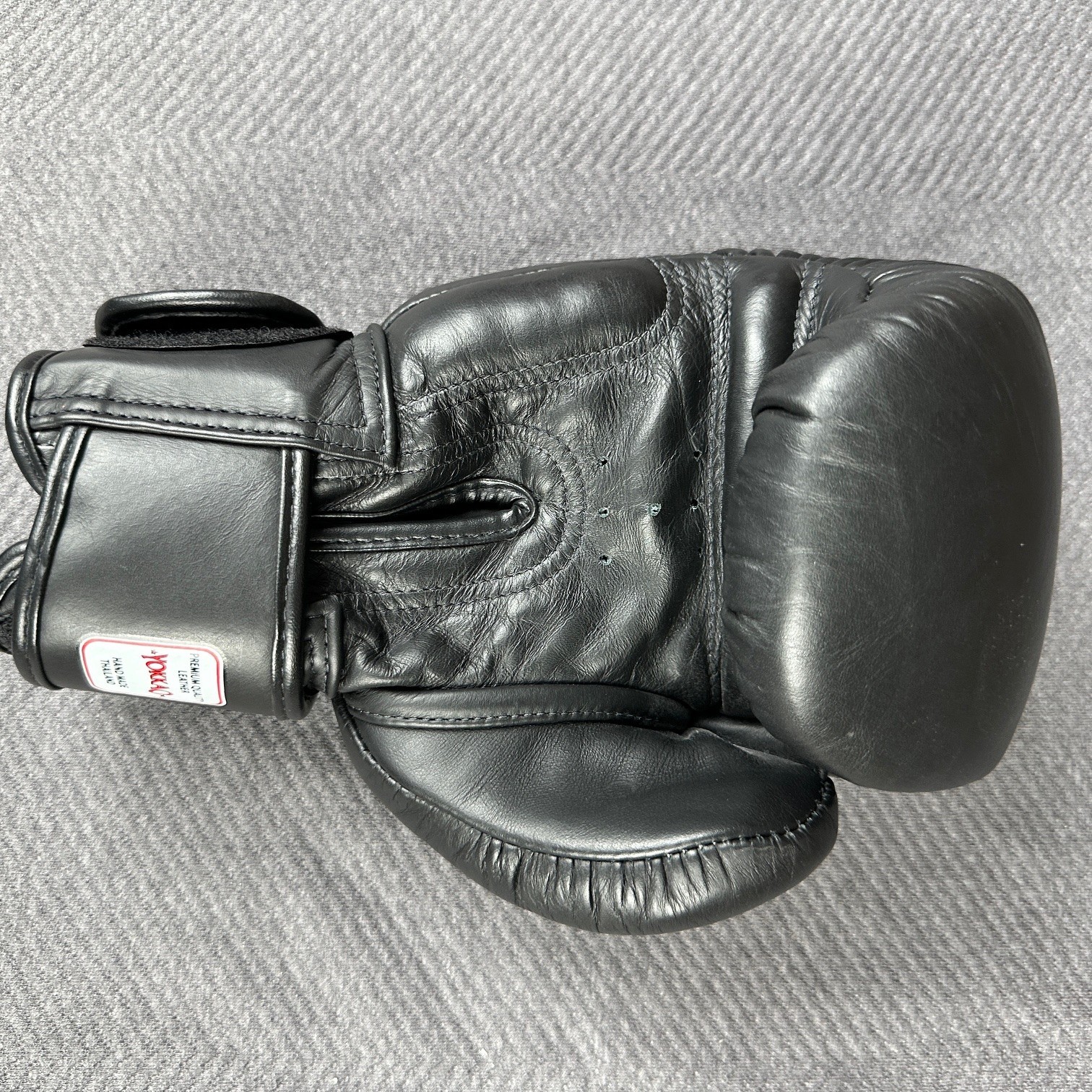 Yokkao Muay Thai Breathable Boxing Gloves 12oz Leather Thailand Right Hand ONLY