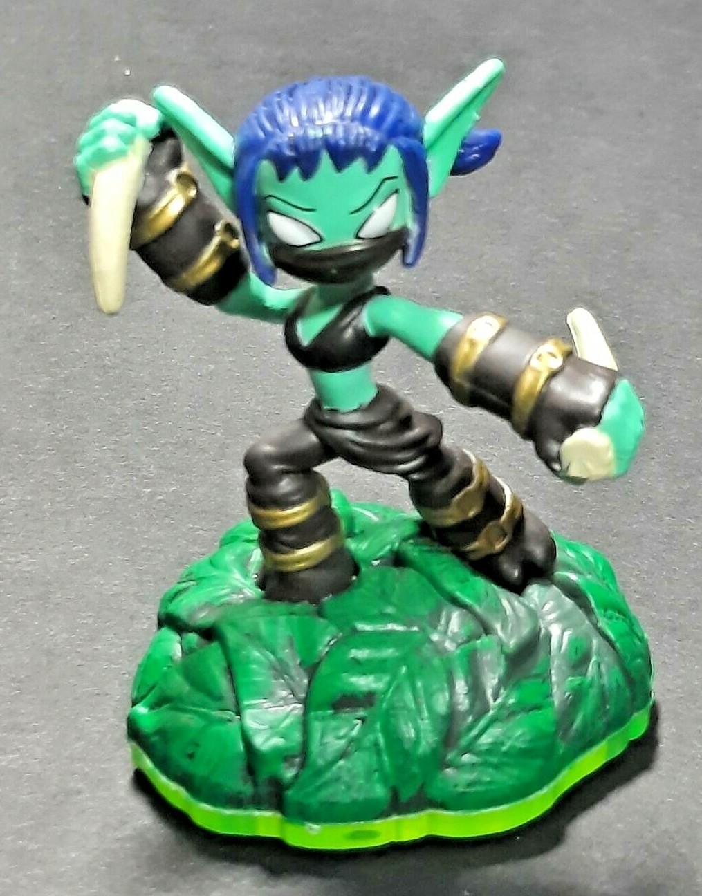 Skylanders Spyro's Adventure STEALTH ELF green base  loose