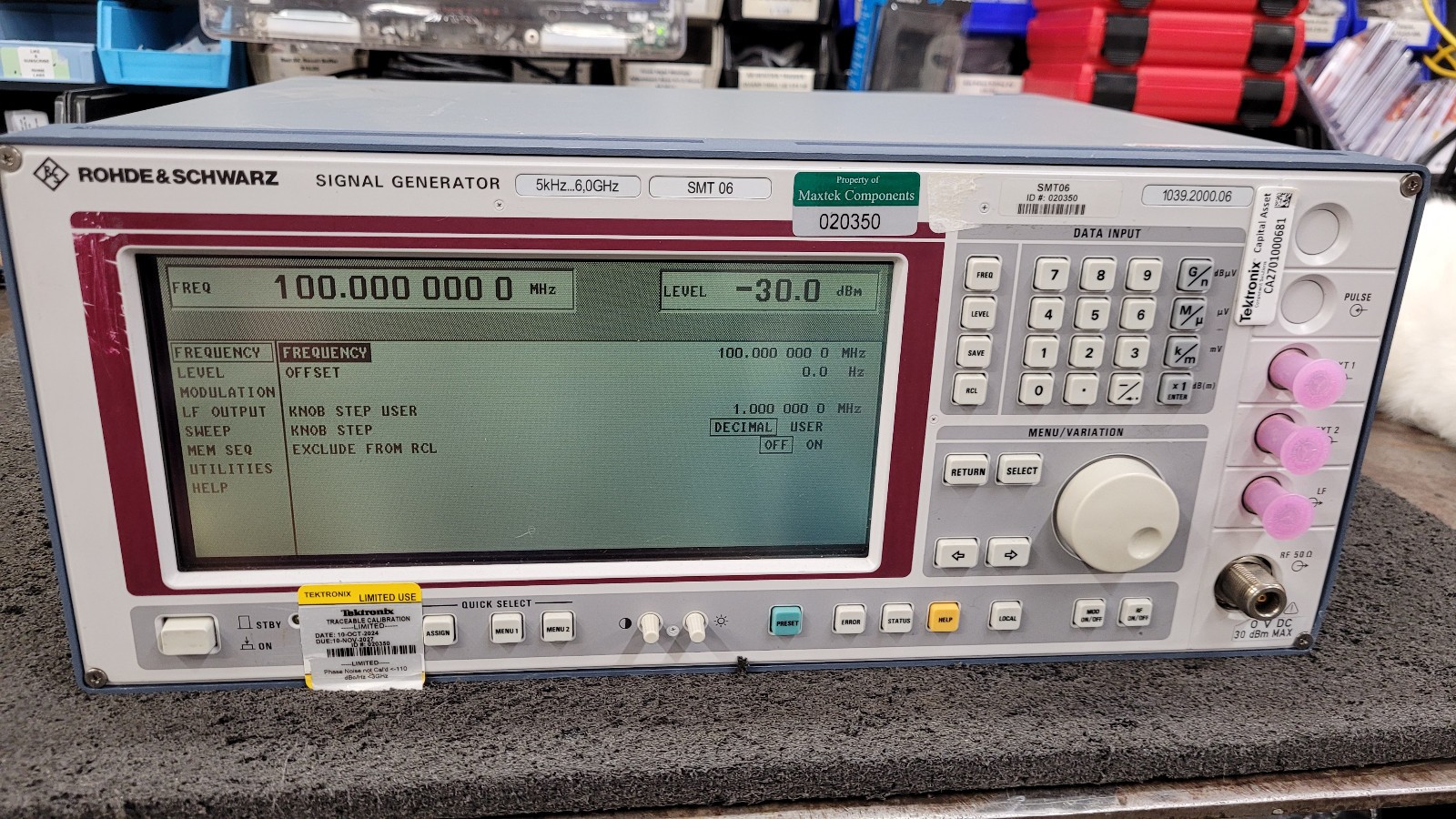 Rohde & Schwarz SMT 5 KHz to 6 GHz Signal Generator (SMT06)