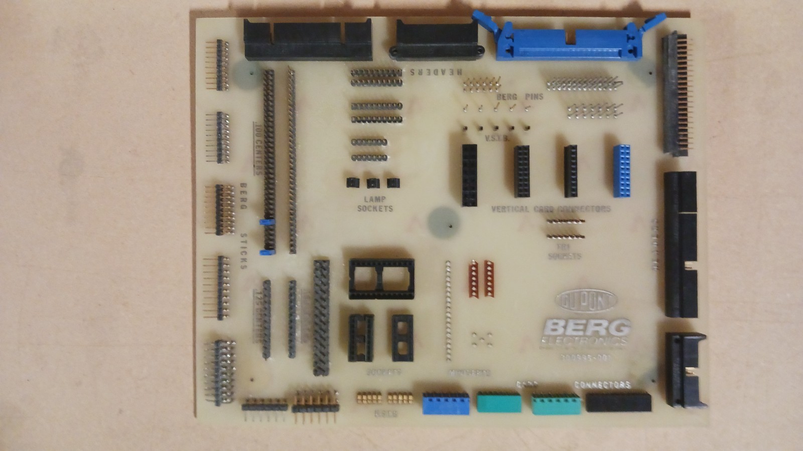 DuPont Berg Electronics 300995-001 Connectors Sample Board