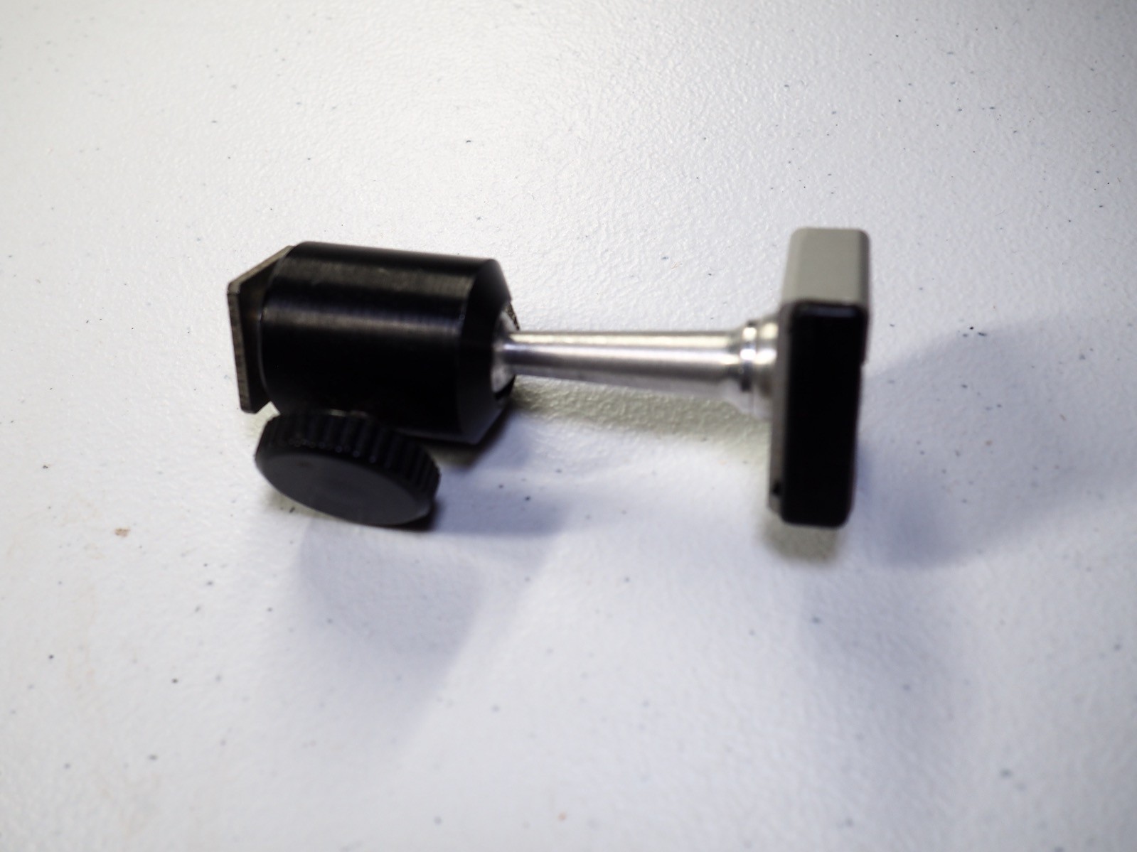 Ball and Socket Flash Lifter