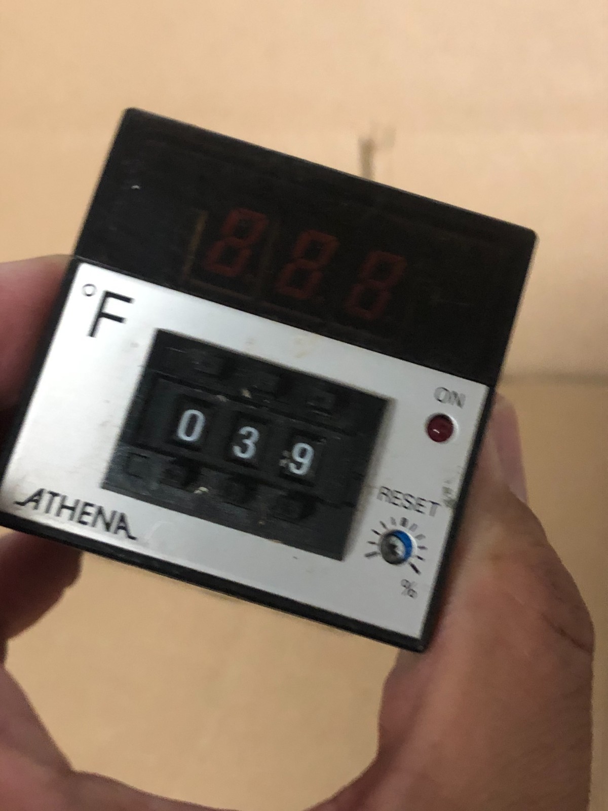 ATHENA 2488310-2A TEMPERATURE CONTROLLER C-39F