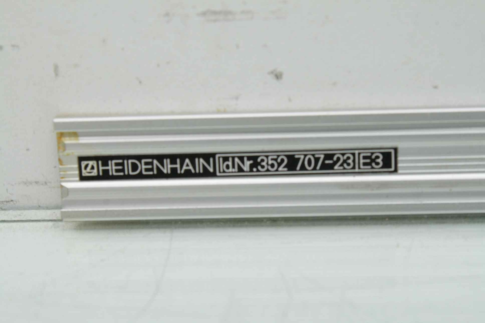 Heidehain LIDA 407 Encoder Bar 352 706-05, 340 ml w/ LIDA 47 Encoder 369 429-10