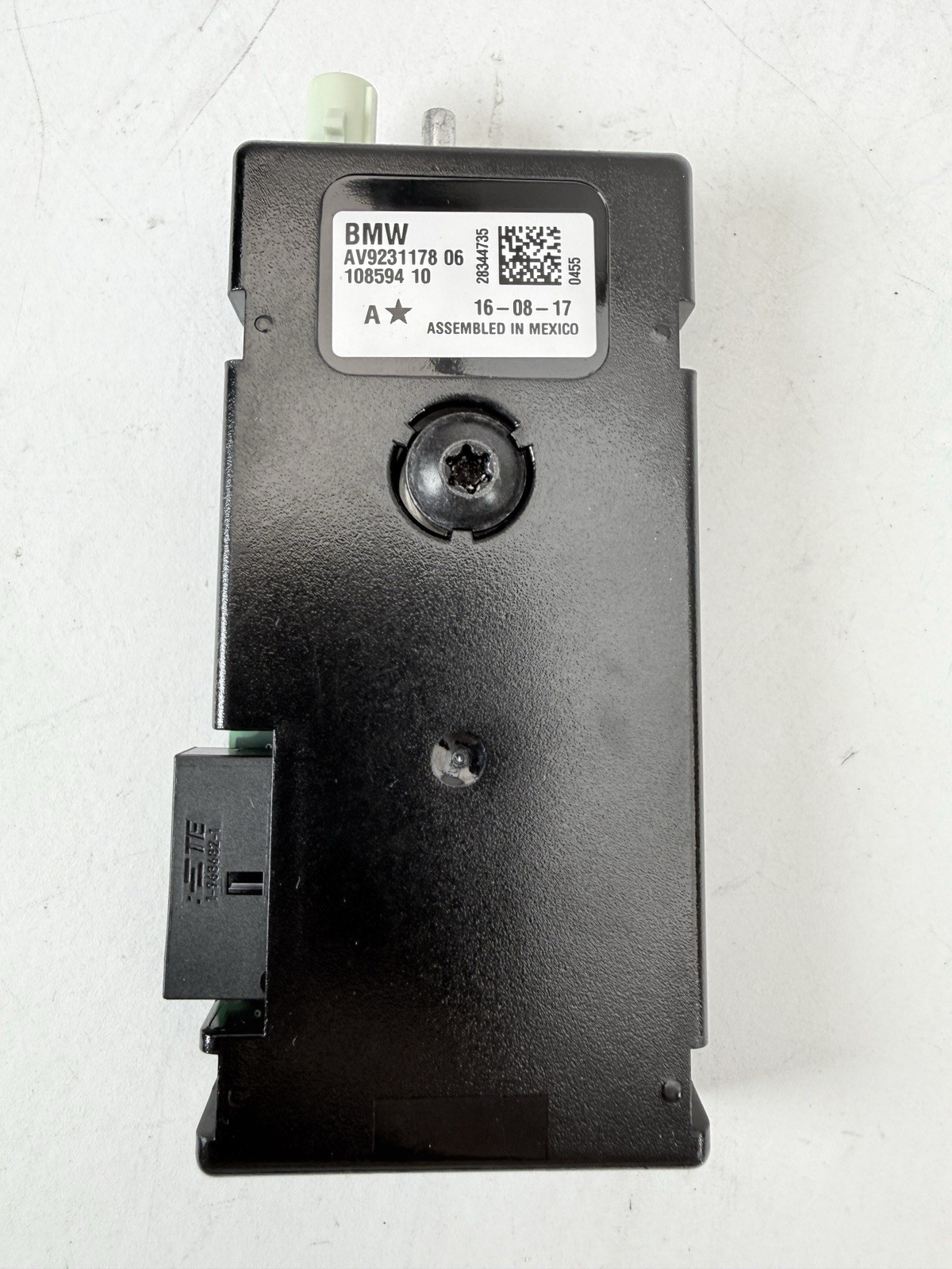 2018 BMW 330i Antenna Control Module AV923117806 OEM