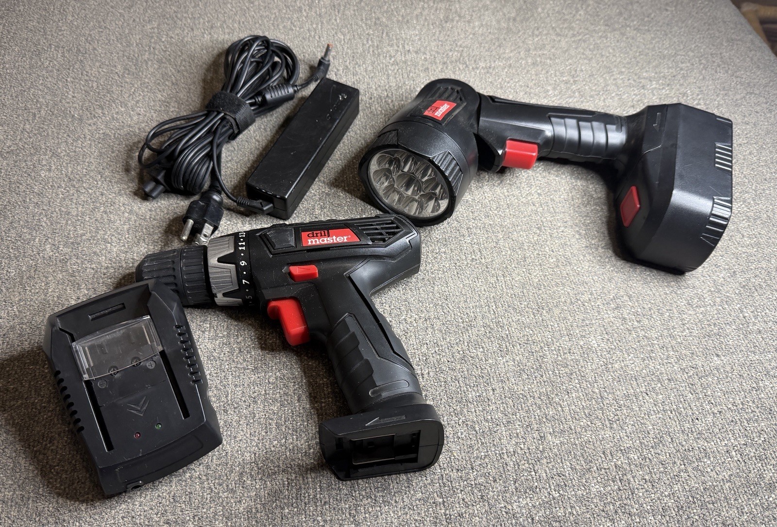 MDrill Master 18V 3/8” Cordless Drill Flashlight Kit Battery Charger