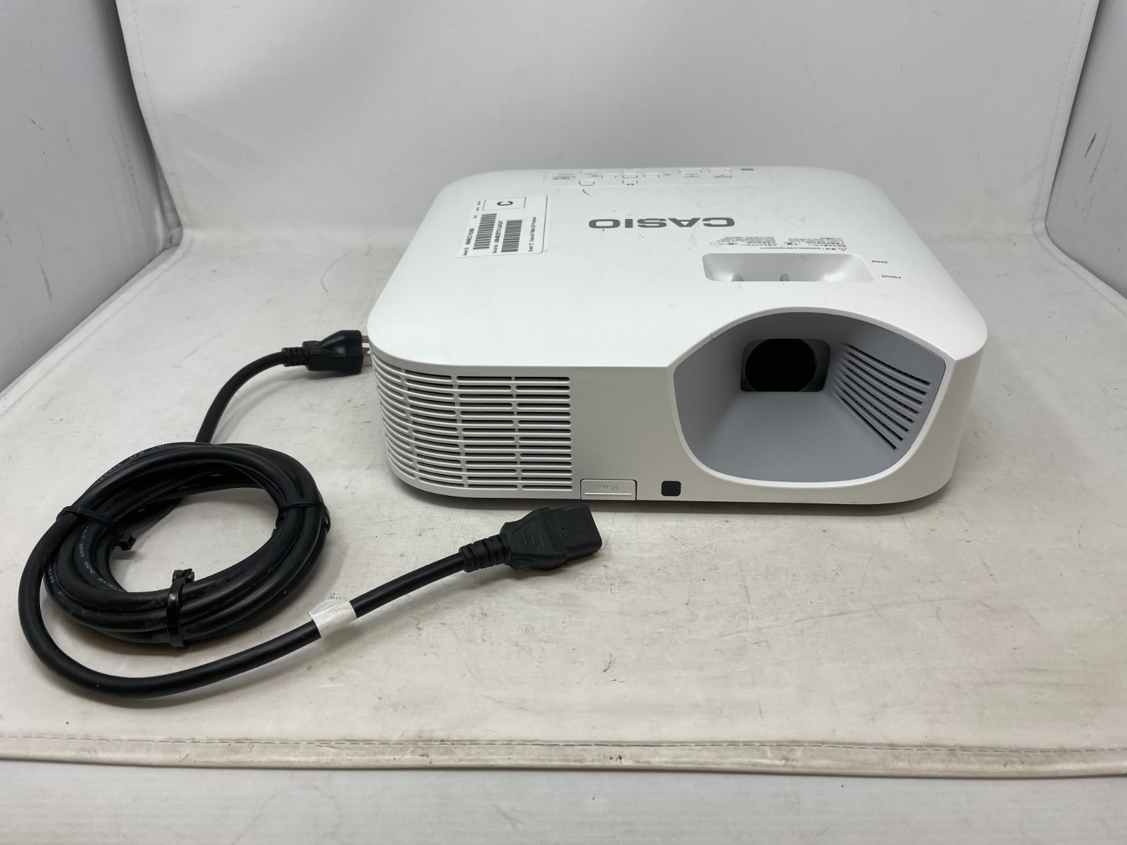 Casio XJ-F100W DLP Projector - Less than 4000 Lamp Hours