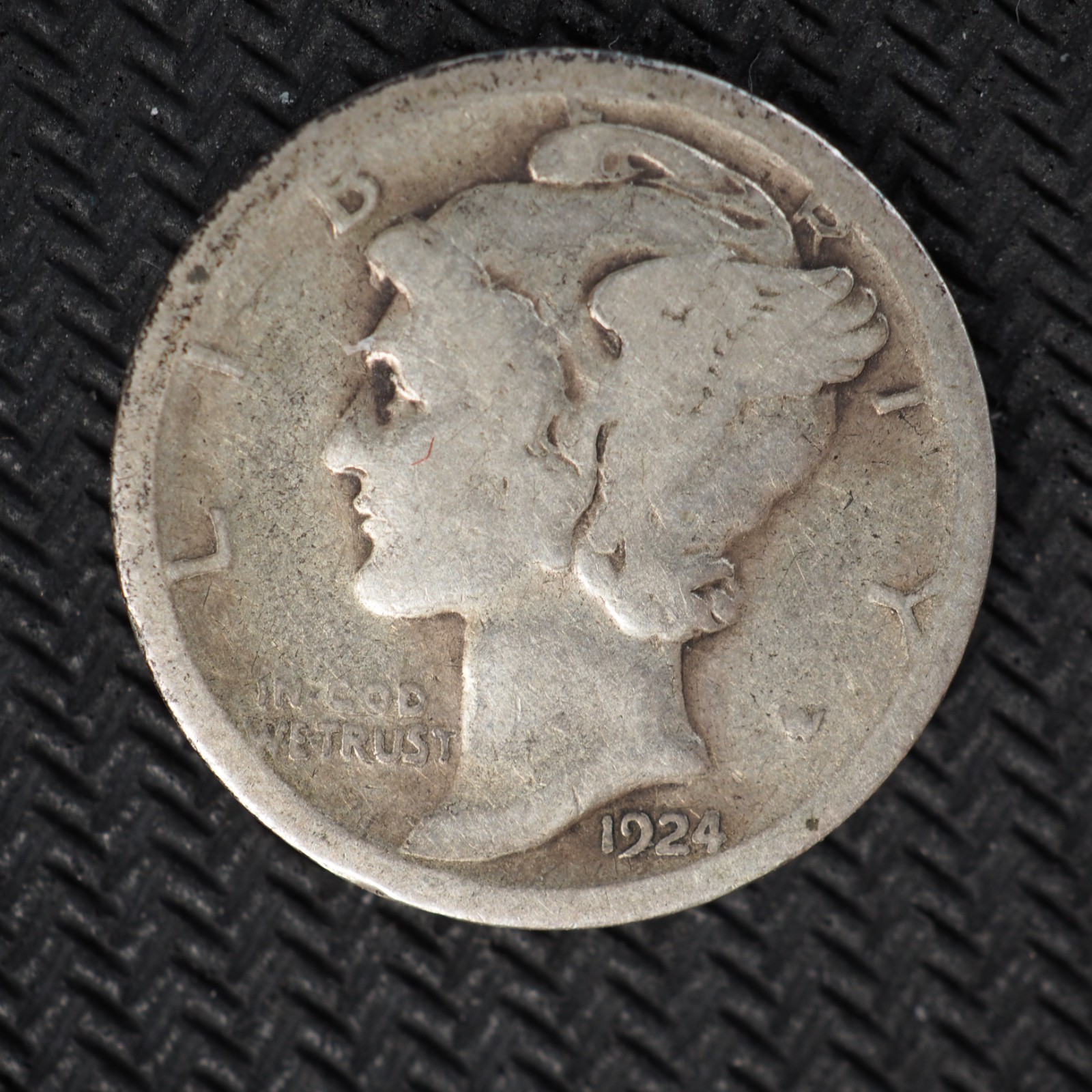 1924 *D* MERCURY HEAD SILVER DIME **FREE SHIPPING**C2992
