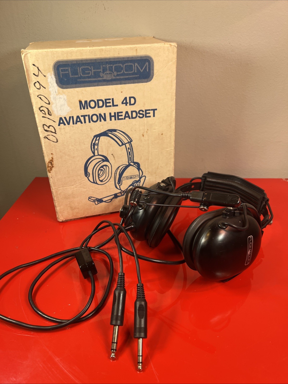 Flightcom Model 4D Aviation Headset w/ Box *Tested