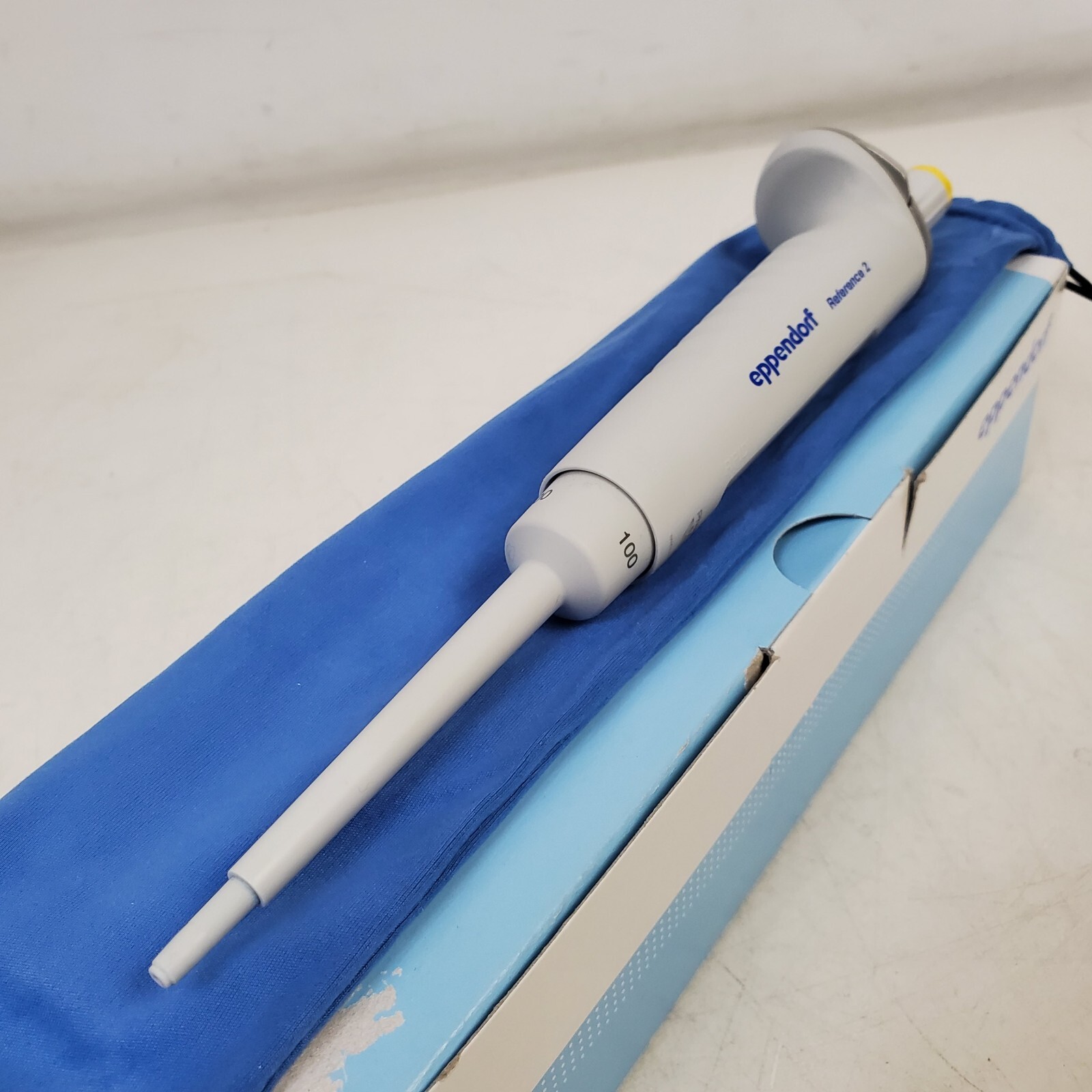 Eppendorf Reference 2 Variable 10-100uL 4924000258