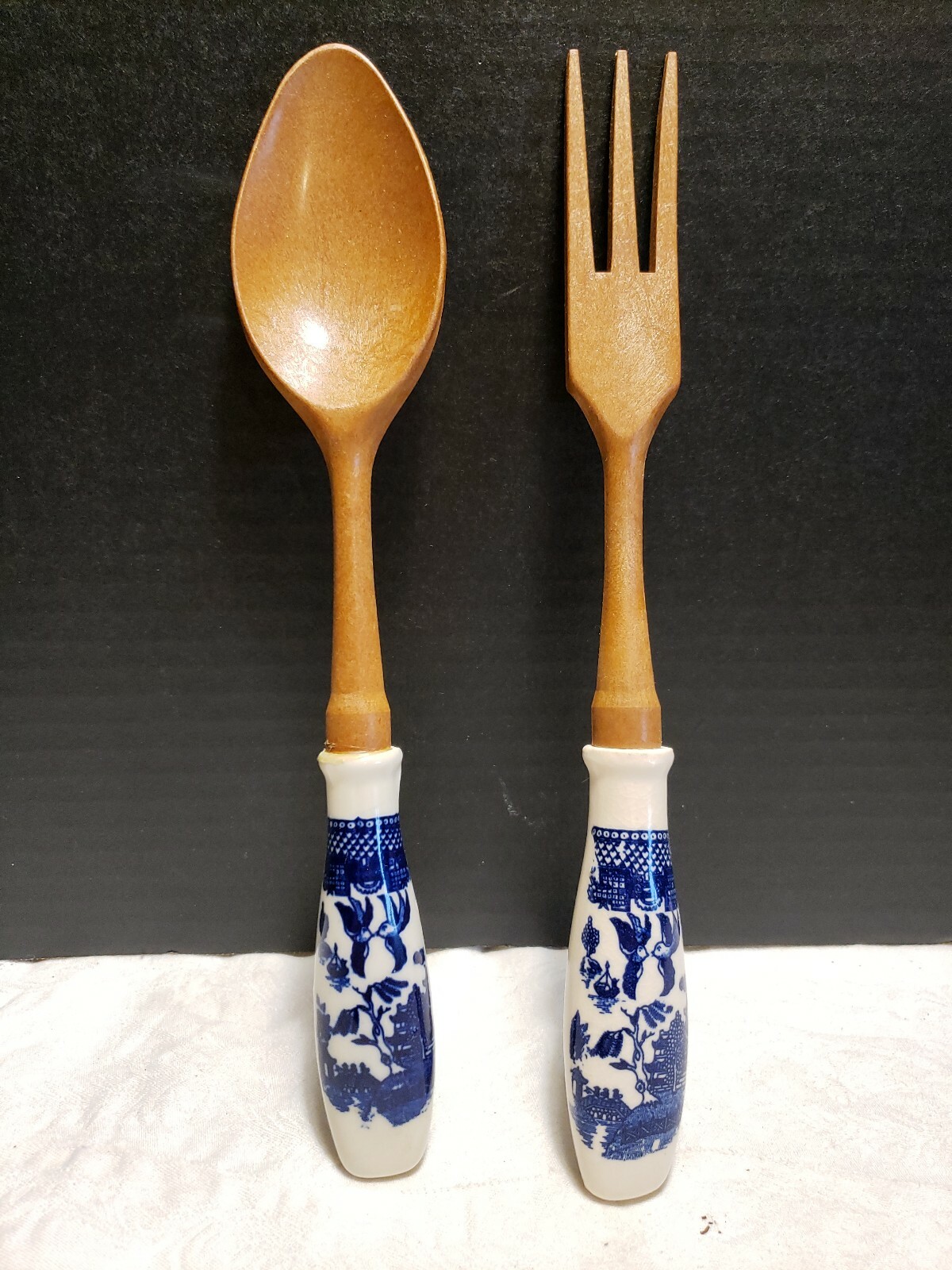 PLASTIC SPOON & FORK Set W/ DELFT STYLE oriental ceramic Handles 11" serving VTG