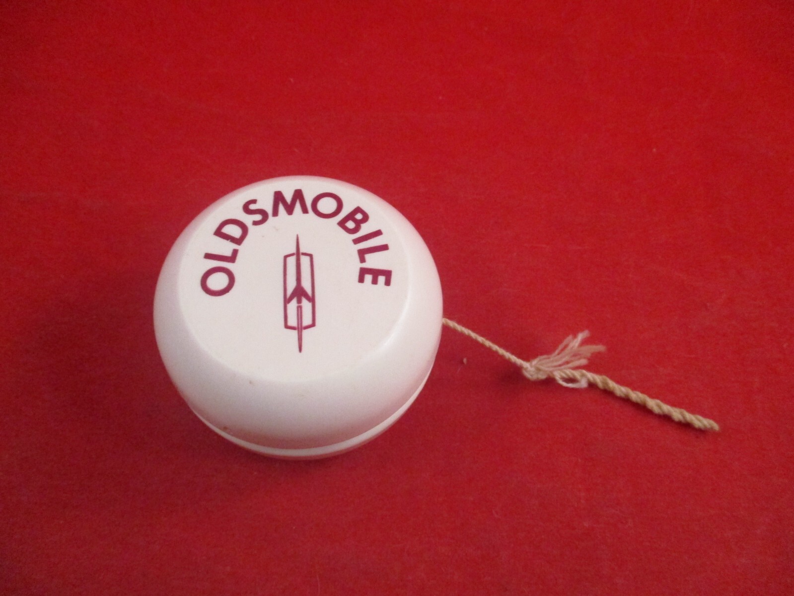 Oldsmobile Car Company 20 Millionth Olds 1979 Collectible White Toy Yoyo Yo-Yo