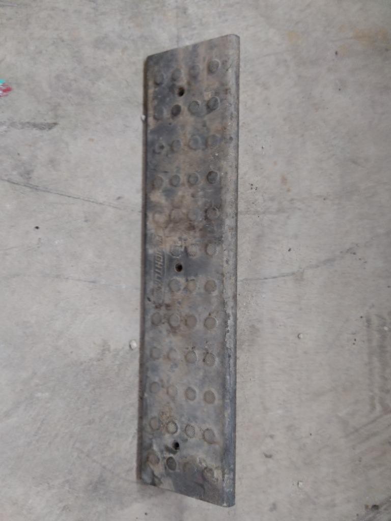 Replaces 18-58045-000 2011 FREIGHTLINER CASCADIA 113 INTERIOR PART ,  MN
