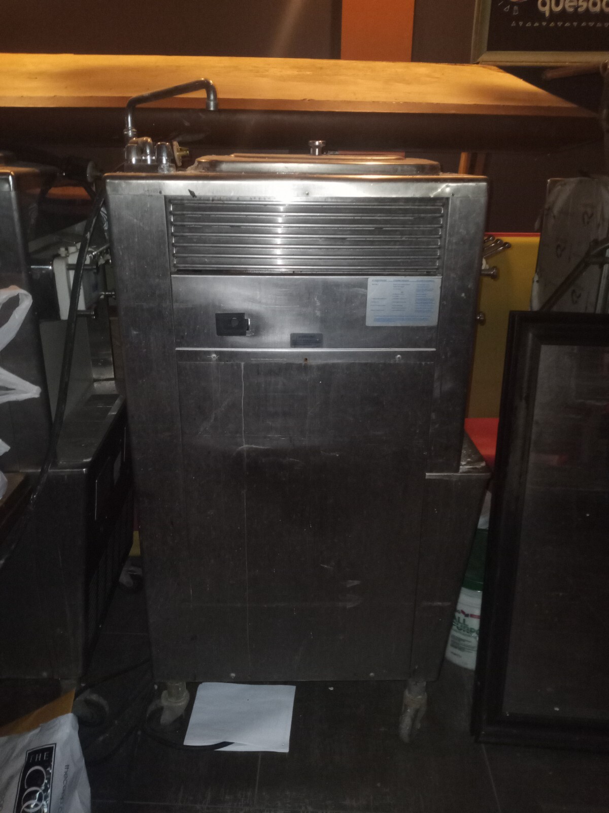 Taylor Ice cream machine Y754-33 (used) In working condition.