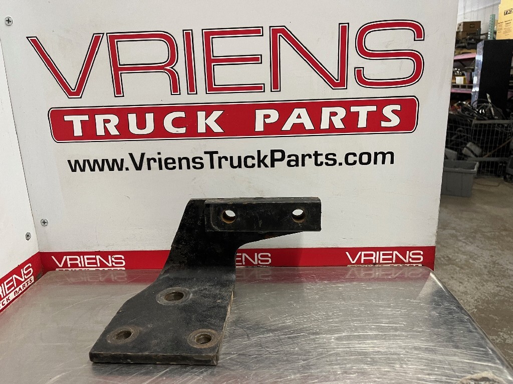 KENWORTH K276-1560 BRACKET-CROSSMEMBER FRONT ENGINE SUPPORT