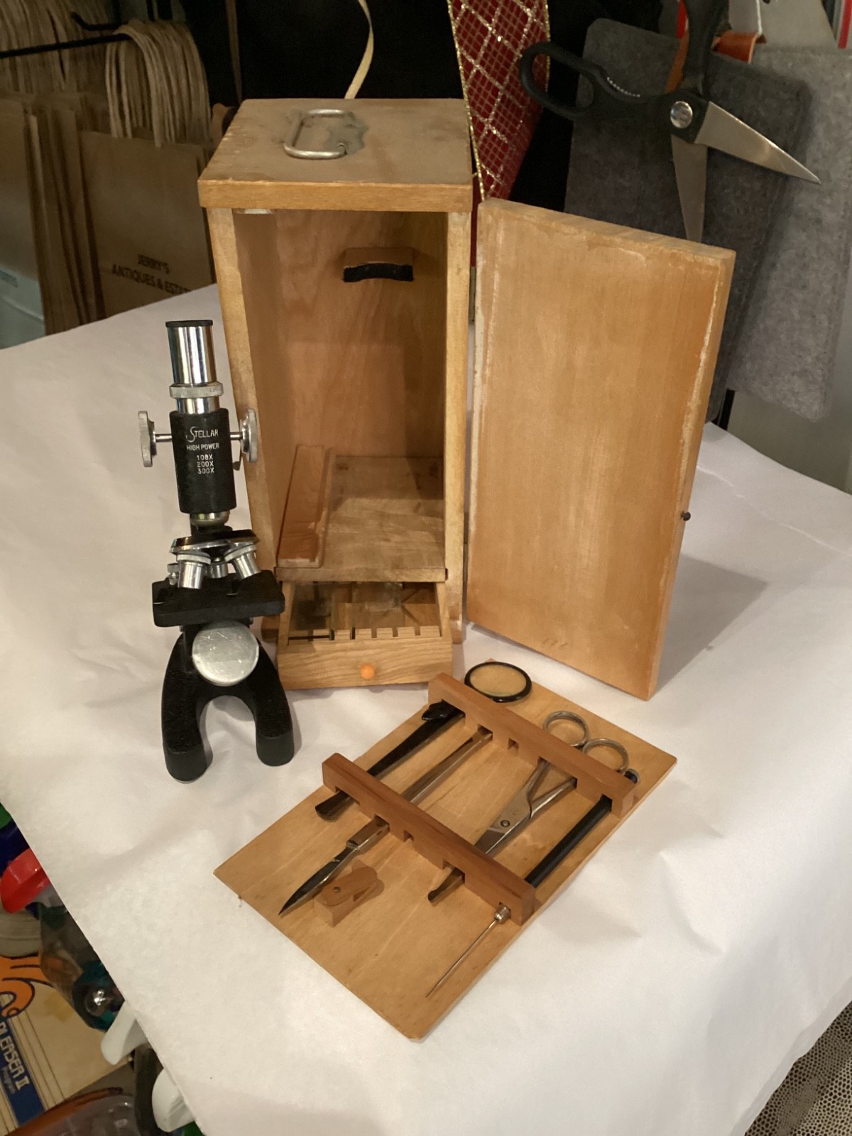 VINTAGE IN ORIGINAL WOOD BOX & ACCESSORIE AUTHENTIC STELLAR #B104 MICROSCOPE NR