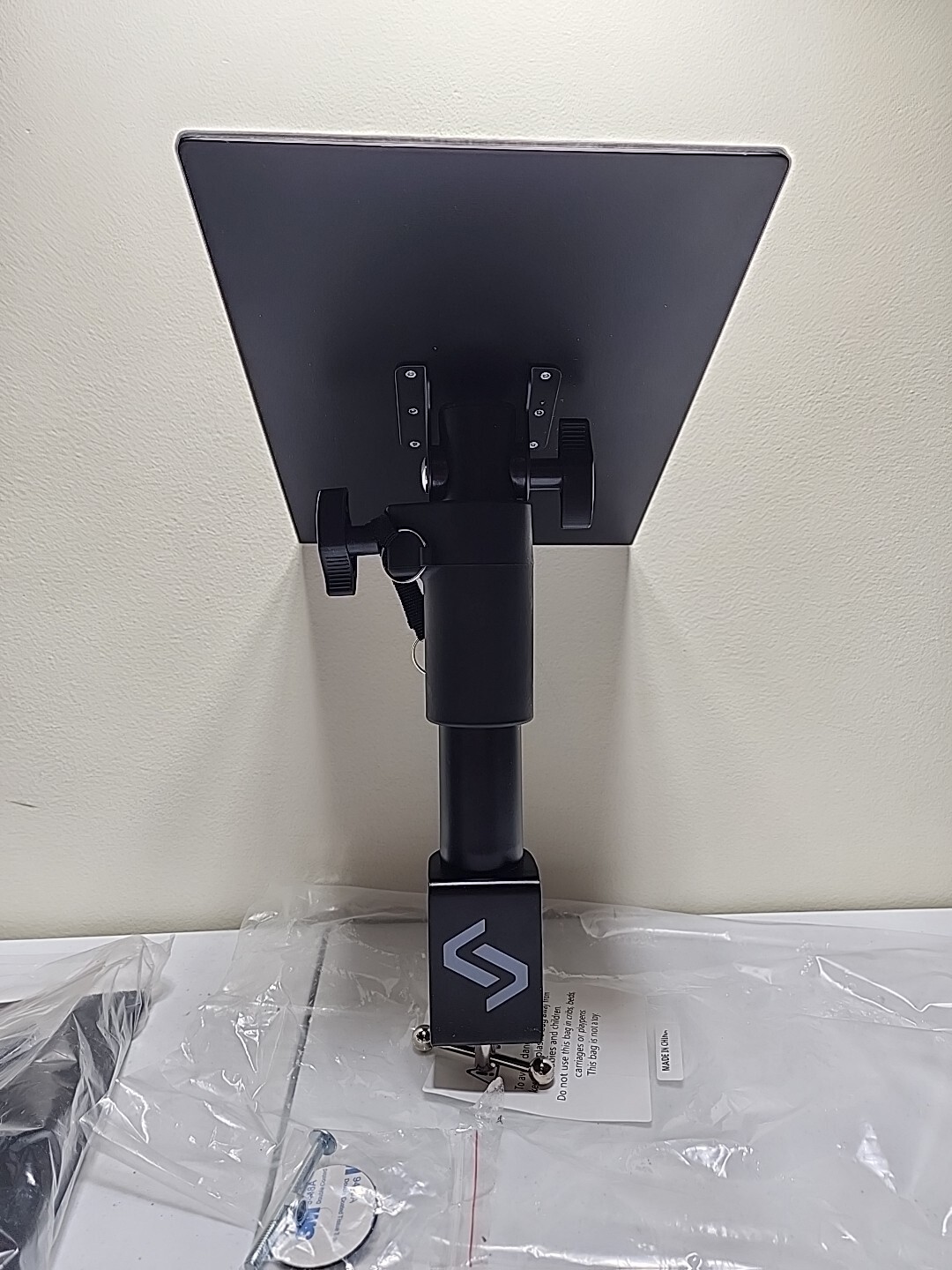 Synthizer TS-1 Speaker Stands Studio Monitors Desktop Mount Adjustable