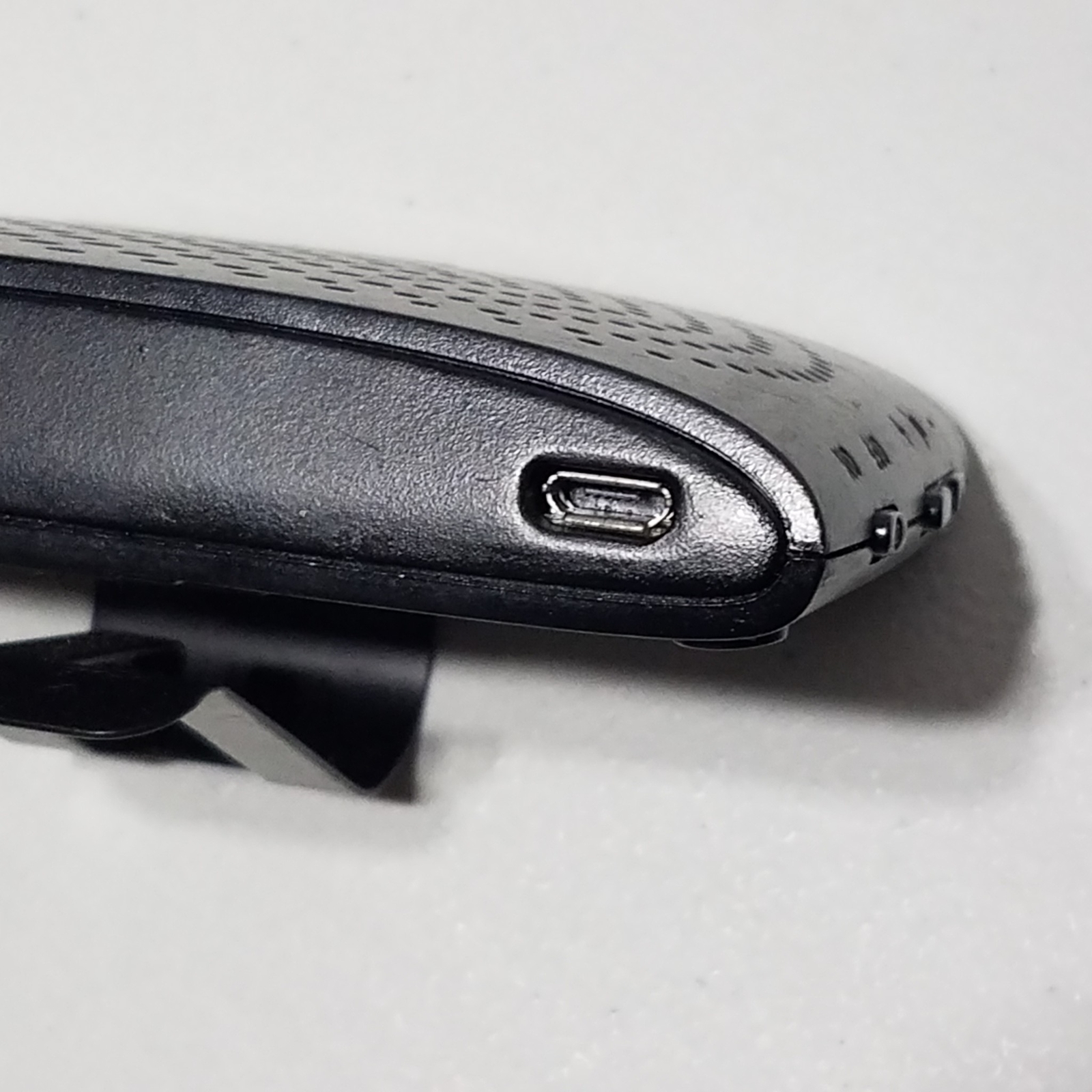 Hum by Verizon AT-660 Black 1st Gen Bluetooth Automatic Assist Telemetry Device