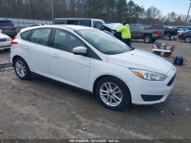 FOCUS 2015 Glove Box 4577676