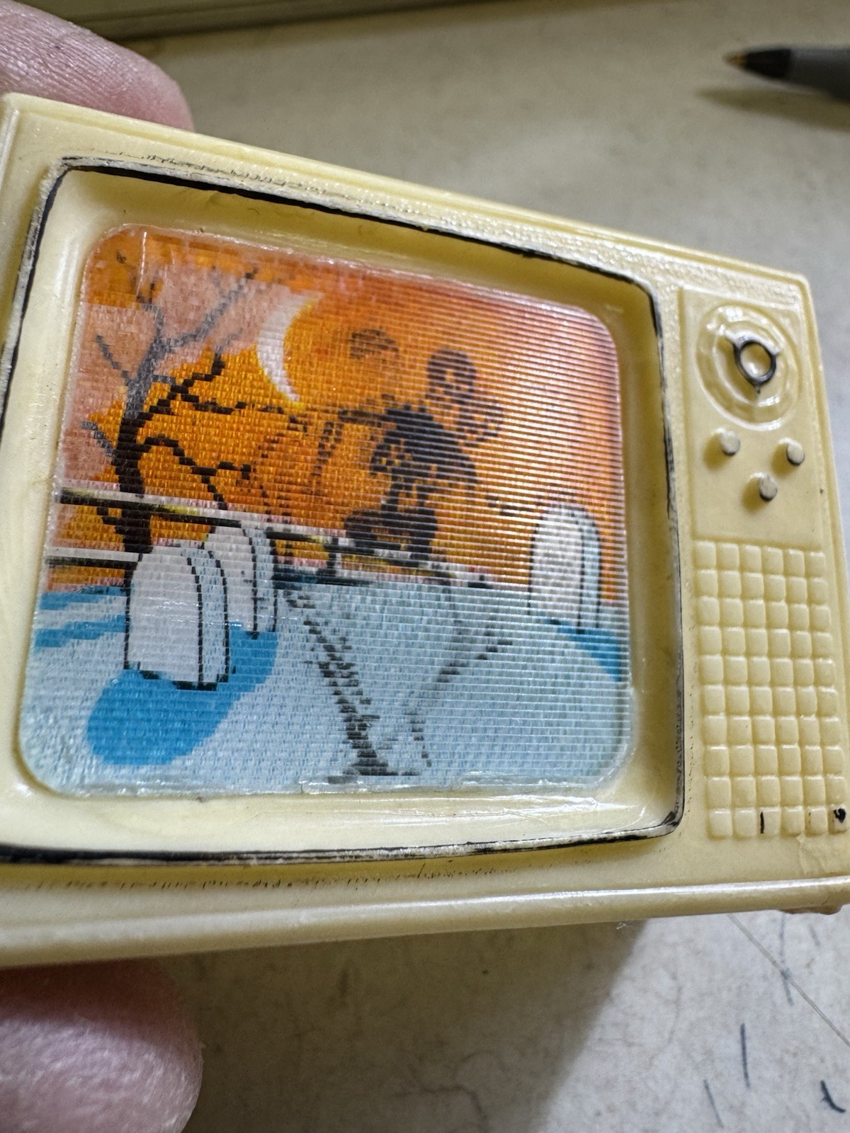Extremely Rare Wiggle Tv Pencil Sharpener Case Only Graveyard Dancing Skeleton