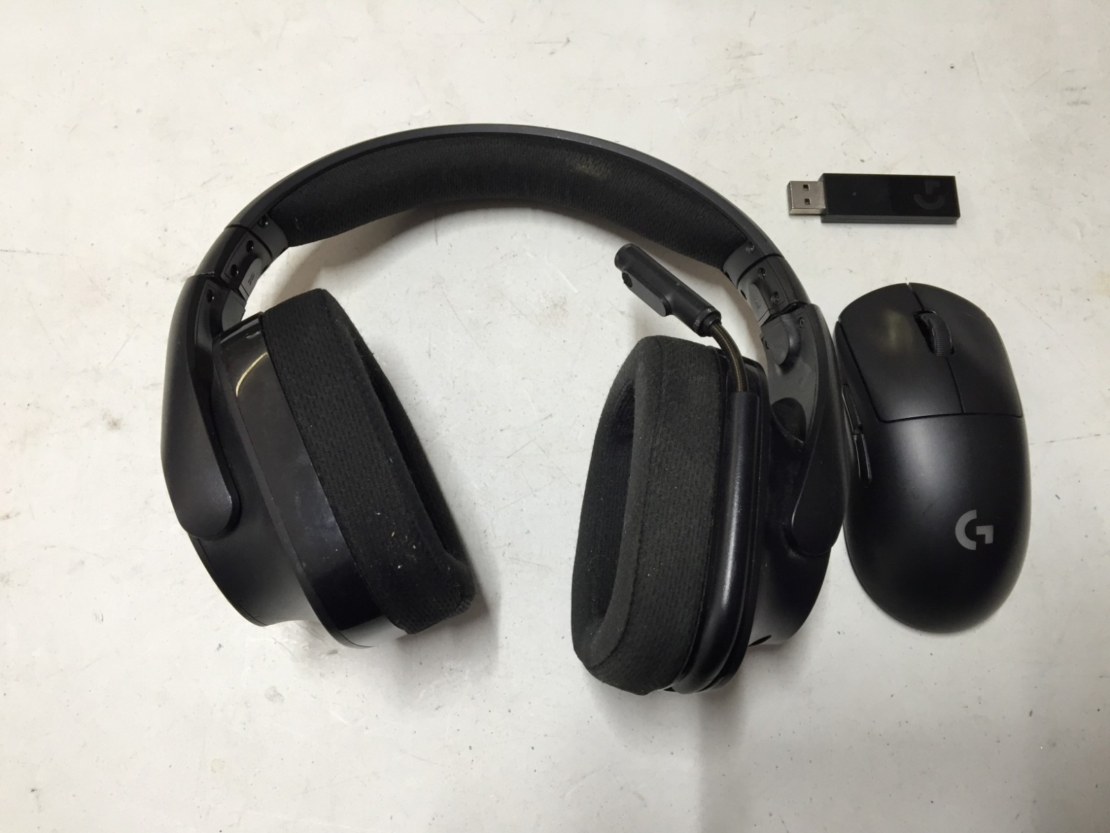 Logitech G533 Wireless DTS 7.1 Surround Gaming Headset With Dongle And Mouse