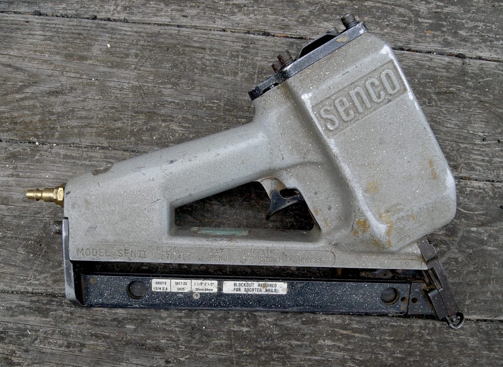 SENCO SFN11 ANGLED FINISH NAILER 15 gauge  1.5"-2.5" nails PARTS -REPAIR